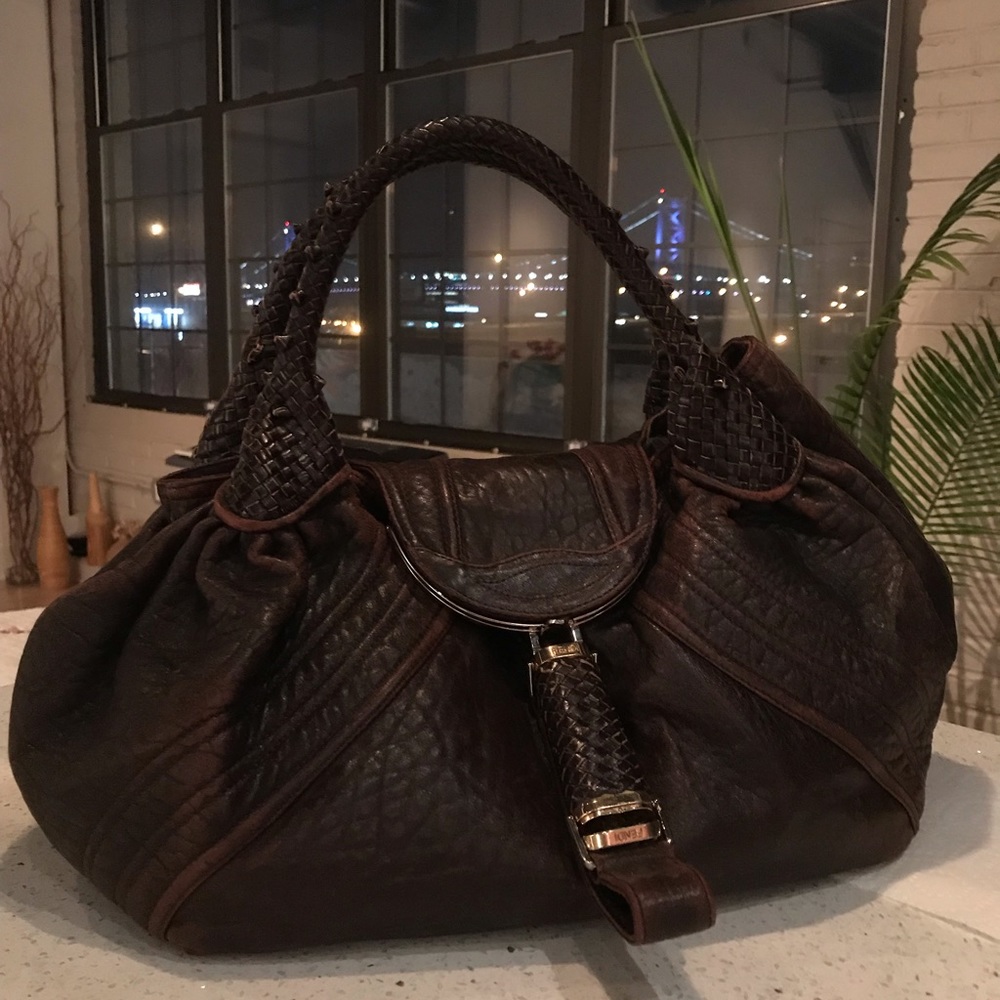 💯 Authentic brown Fendi Spy bag.